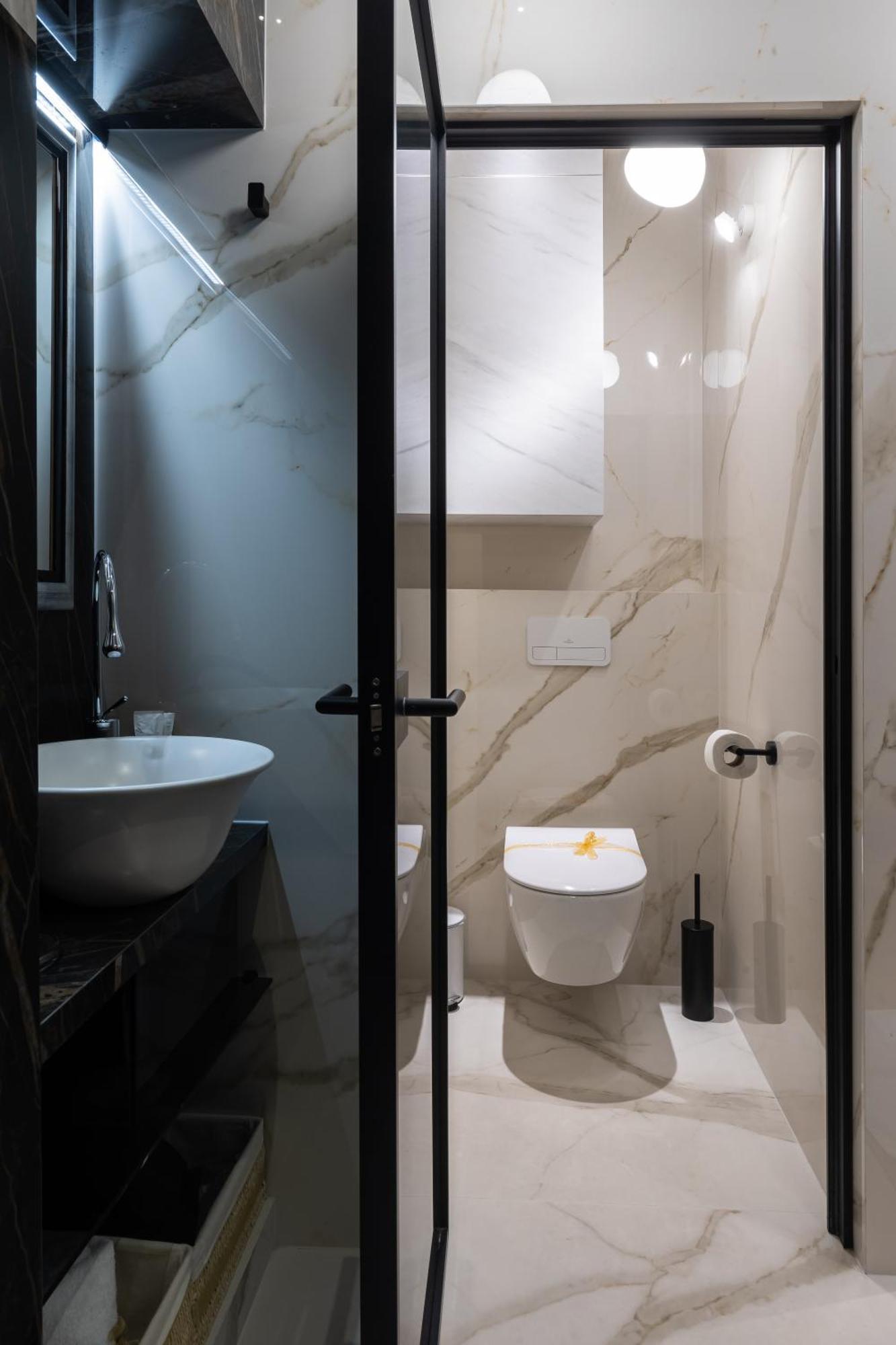 La E Bella Vi, Luxury In Old Town