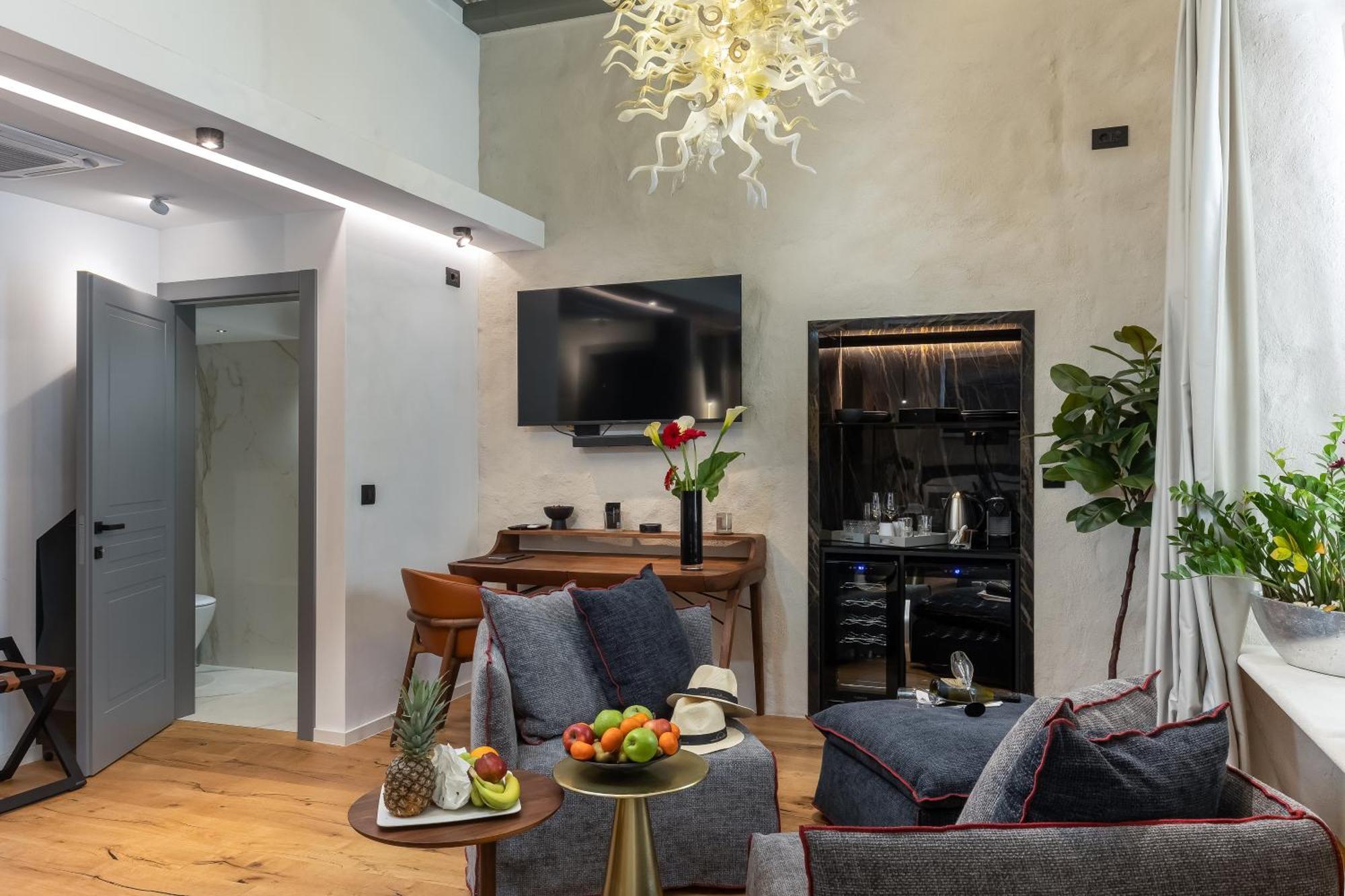 La E Bella Vi, Luxury In Old Town