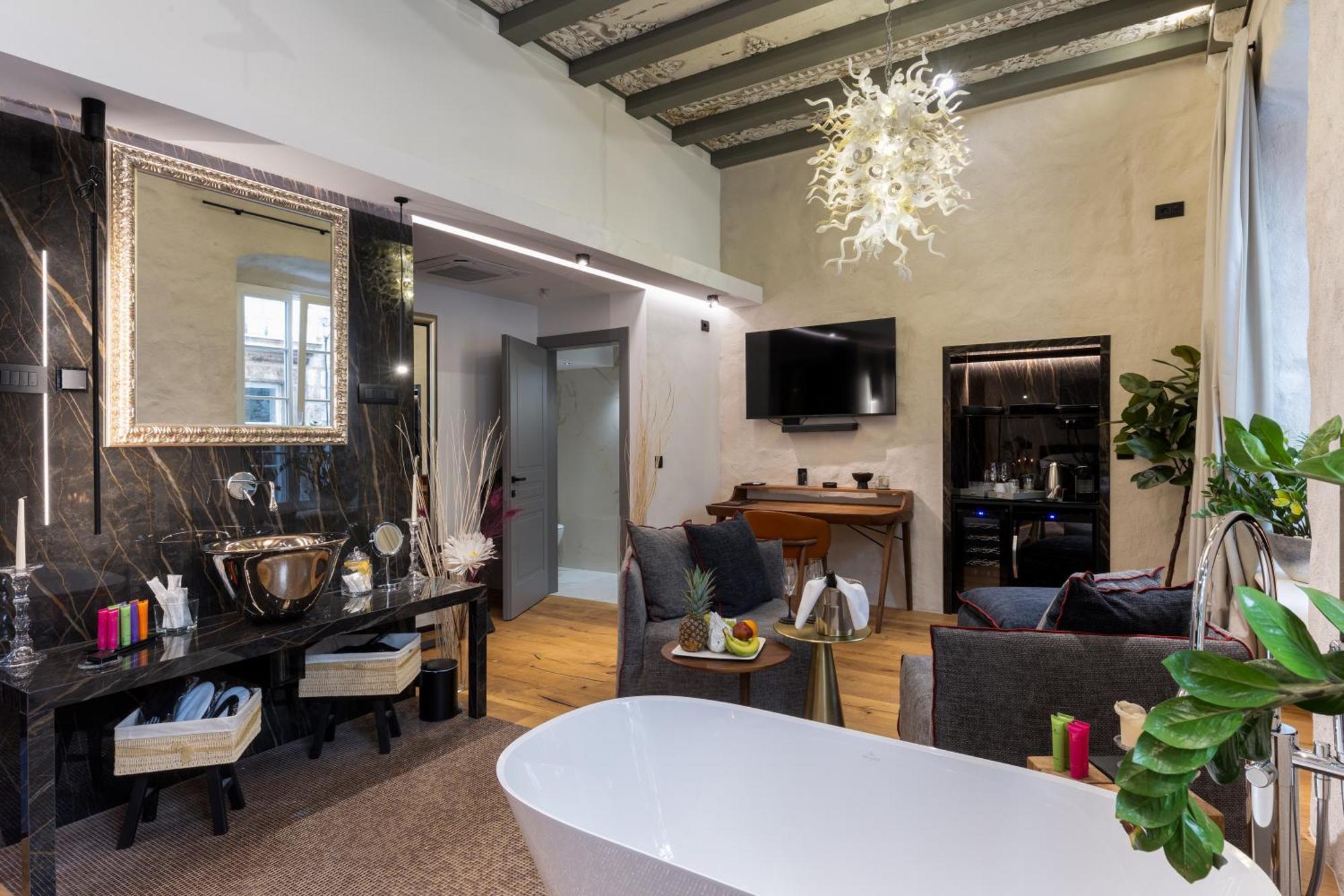 Appartement La E Bella Vi, Luxury In Old Town *
